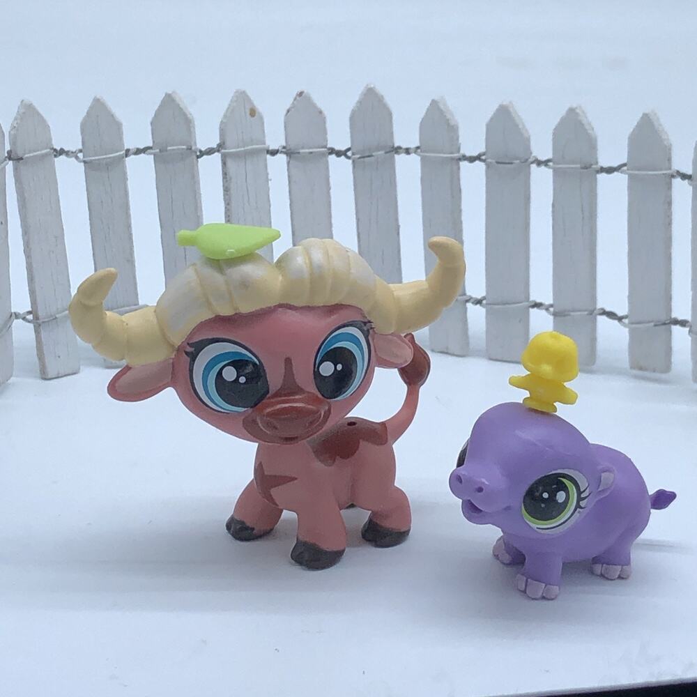 Littlest Pet Shop~#3891~Walker Ruffalo~Buffalo~#3892 Hipolito Garcia~Hippo Lps